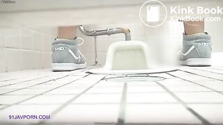 poop back shot - video 4