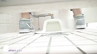 poop back shot - video 4