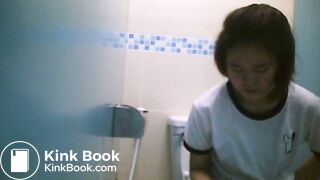 girls THAI shitting 2