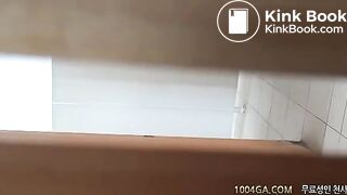 korean toilet voyeur 1 - video 2