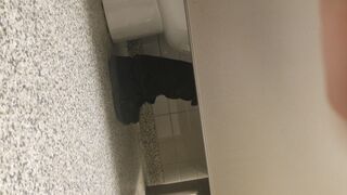 Voyeur pooping - video 8