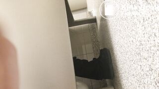 Voyeur pooping - video 8