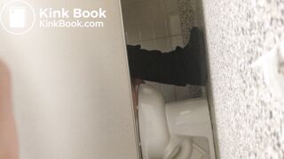 Voyeur pooping - video 8