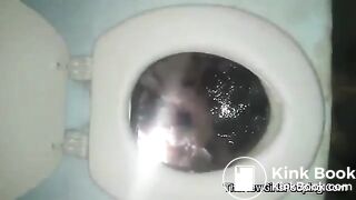 Smocking Pot With a Shit Finger