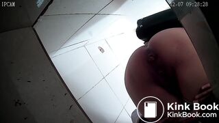 girl pooping in toilet - video 4