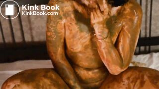 gorgeous naked Russian girl pooping and masturbates