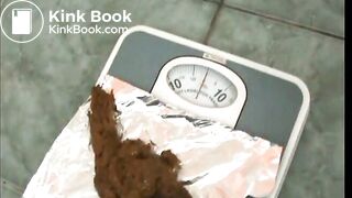 two sexy chicks pooping