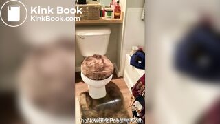 gorgeous naked blonde pooed and peed