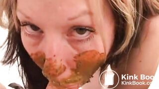 American slut Roxy likes it very dirty