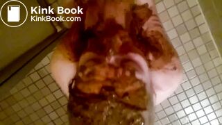 DIRTY WIFE PISSED AND SHITTED