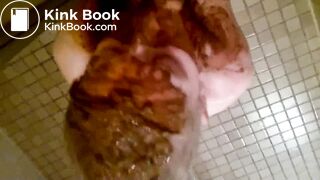 DIRTY WIFE PISSED AND SHITTED