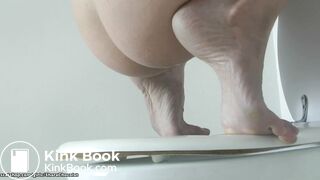 shara tasty poop in toilet