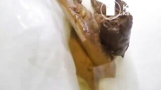 Thick Booty Lays 4 Serious Dumps