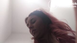 Girl pooping on the toilet - video 34