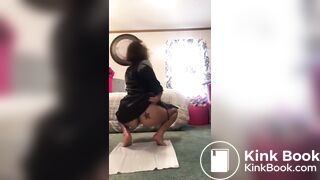 Light Skin girl does a massive shit