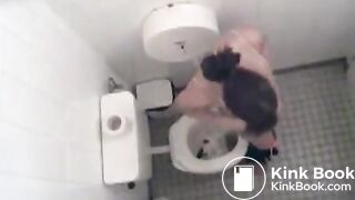 Pornera pooping - video 3