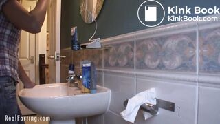 British Kaylee farting