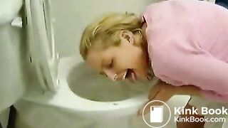 Blonde Lick dirty toilet