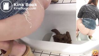 Japanese girls diarrhea on toilet