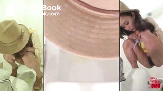 Japanese Girl Shitting