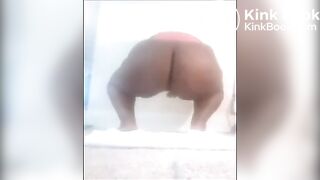 Big booty BBW ebony only shits a little