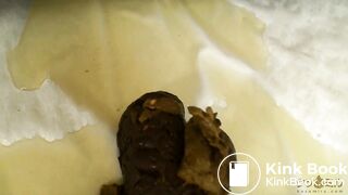 KM 1133 - Japanese Girl Pooping