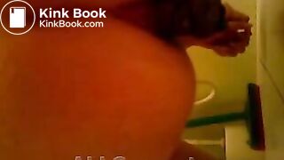 woman pooping on the floor - video 2