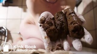 naked girl poops - video 2