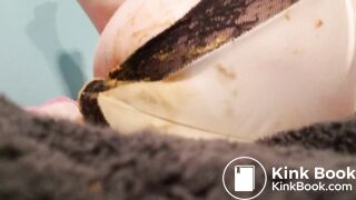 Farting in Very Messy Panties