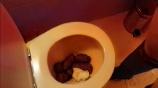 Girl pooping and farting 4