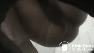 Pooping girls - video 3