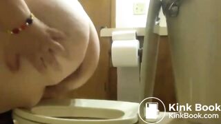 hefty girl has diarrhea