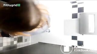 Girl Pooping 9