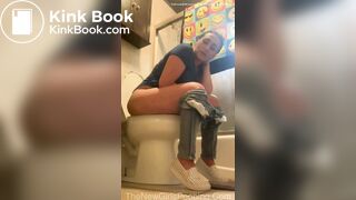 sexy teen toilet pooping