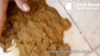 naked girl pooping and peeing