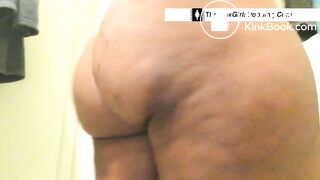 Big Booty Black Girl Twerking Then Shitting In Toilet