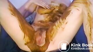 German Girl shitting & smearing
