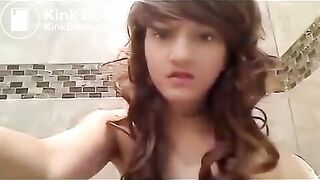 Jess farting and pooping