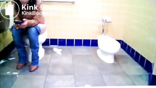 Hidden Camera catch a girl pooping on a public toilet