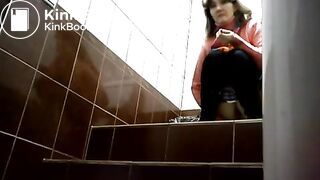 Pooping - video 179