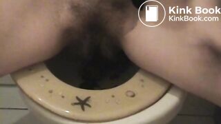 Beauty taking a shit