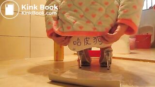 Chinese girl pooping_06