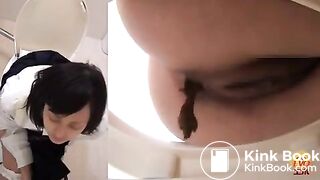 Japanese girls toilet pooping