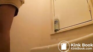 Open the door while shitting　1