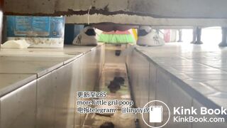 High-quality girls pooping in the toilet 5