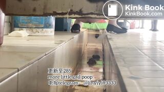 High-quality girls pooping in the toilet 6