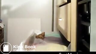 Women shitting - video 5