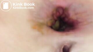 Pushes out a shitty buttplug