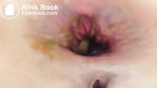 Pushes out a shitty buttplug