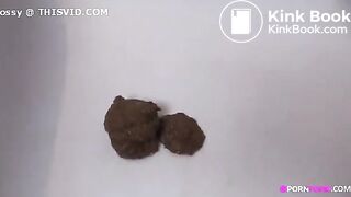 Blionde Girl shitting - video 7